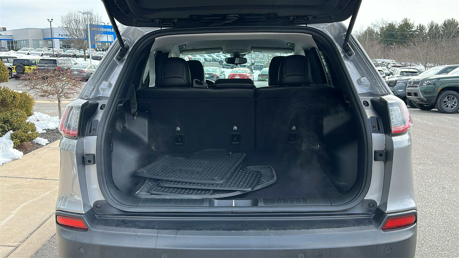 Used 2021 Jeep Cherokee Latitude Lux image 7