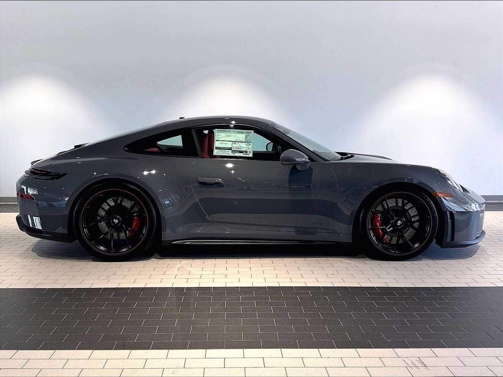 New 2026 Porsche 911 GT3 RWD image 8
