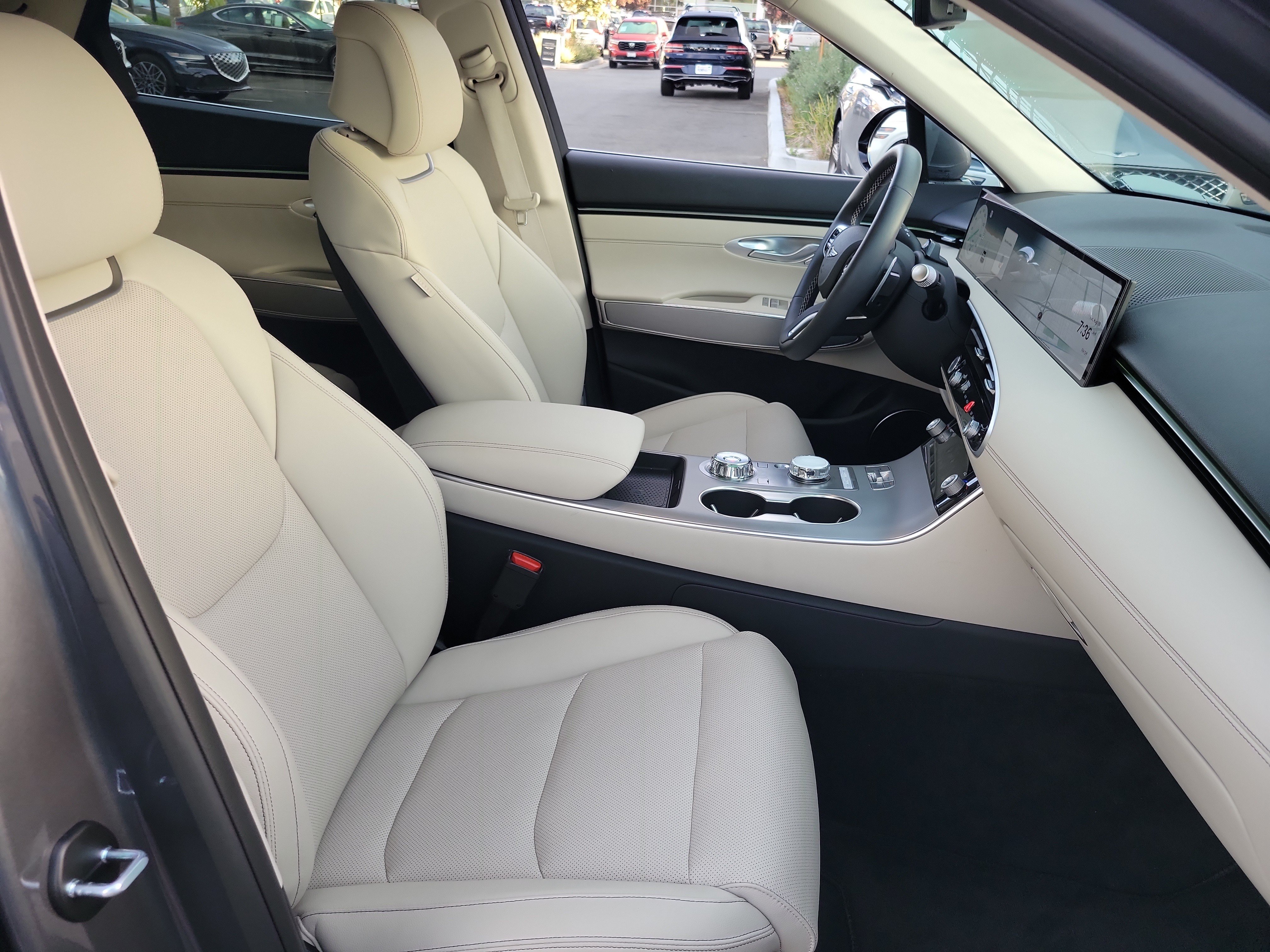 Certified 2026 Genesis GV70 2.5T Select AWD/4WD image 23