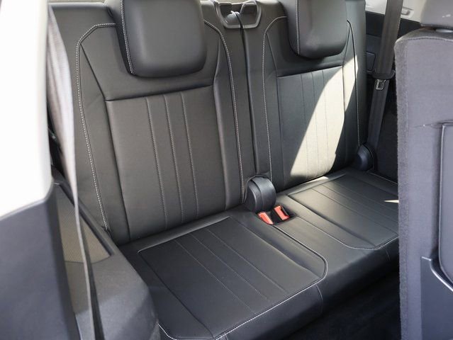 Used 2023 Volkswagen Tiguan SE image 15