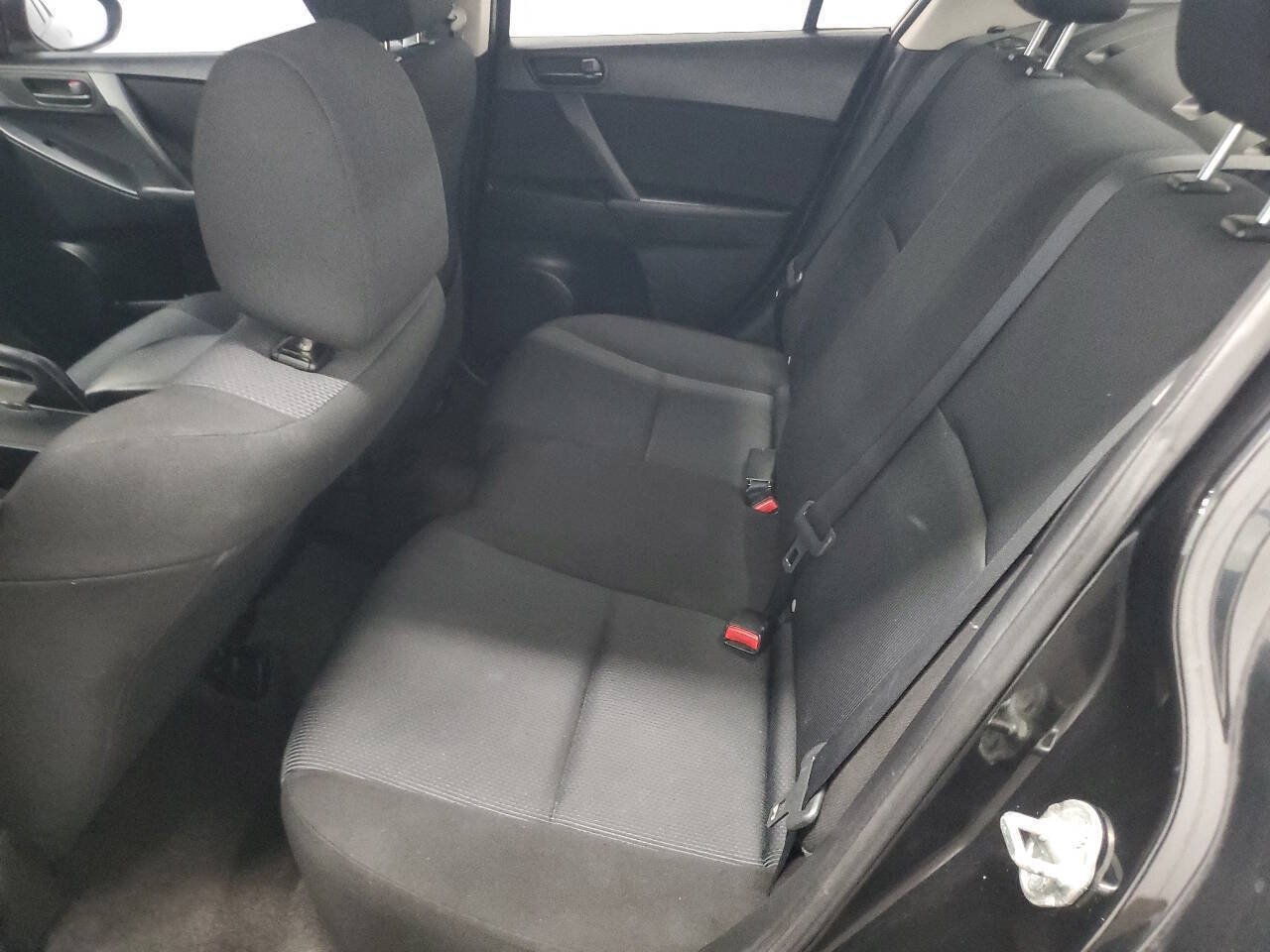 Used 2010 MAZDA MAZDA3 i Sport FWD image 12