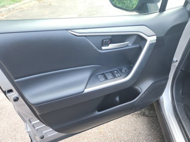 Used 2023 Toyota RAV4 XLE AWD/4WD image 12