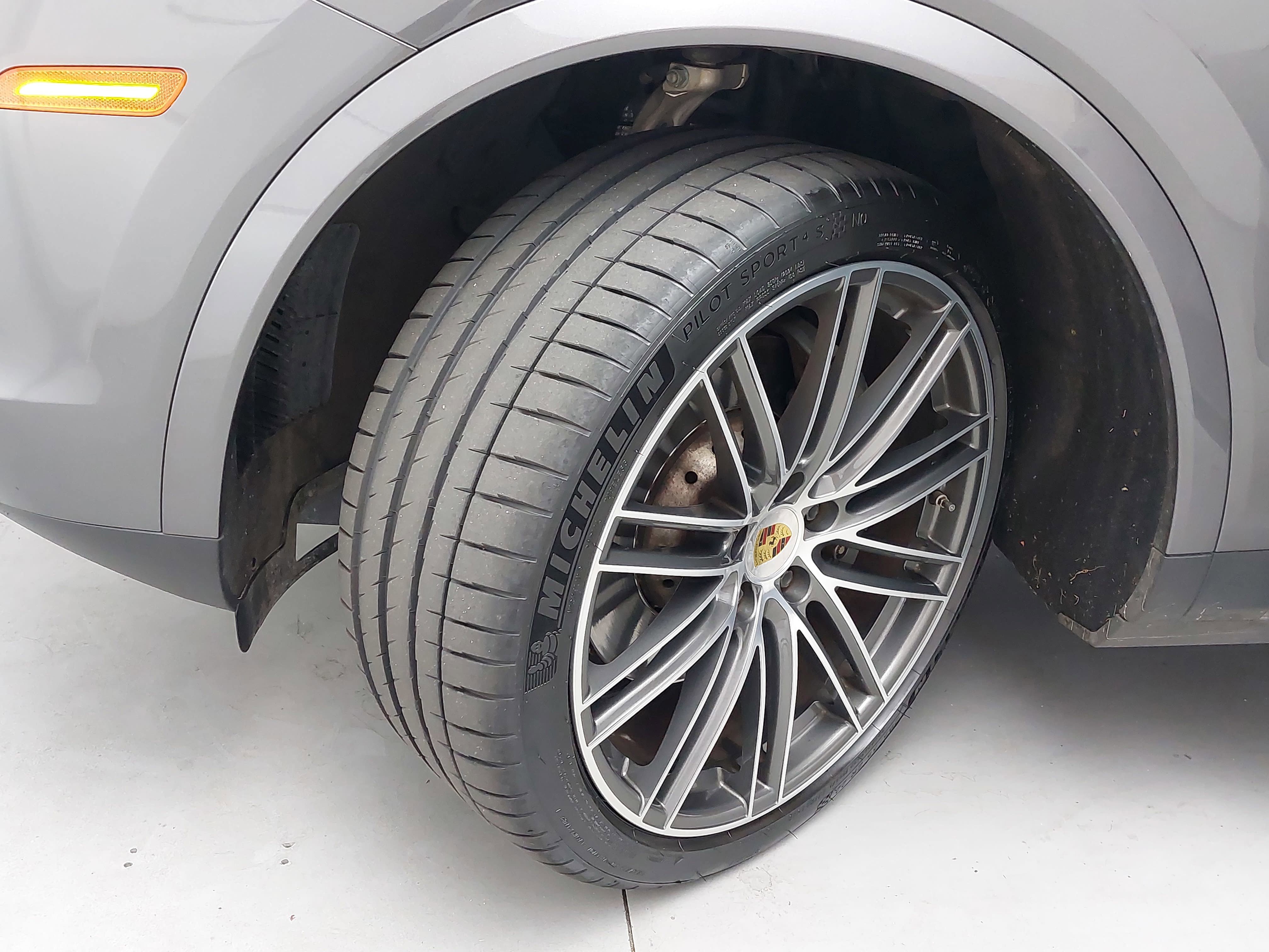 Certified 2019 Porsche Cayenne S AWD/4WD image 35