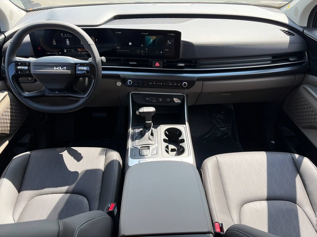 New 2027 Kia Carnival FWD image 10