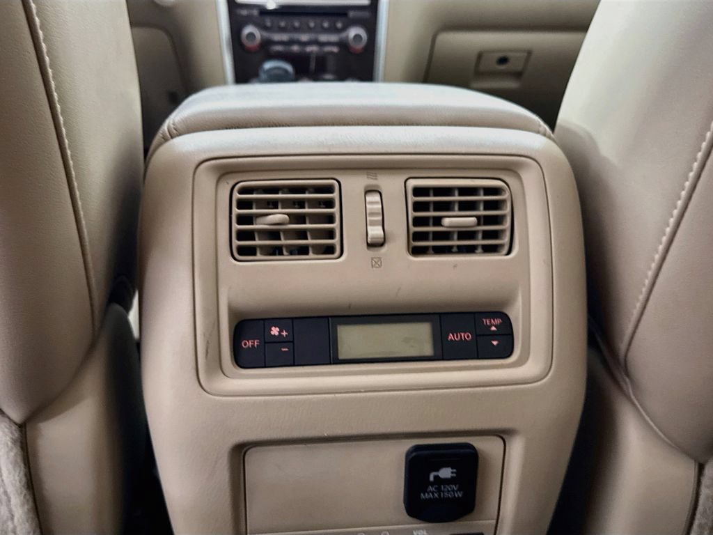 Used 2016 Nissan Pathfinder Platinum w/ Family Entertainment Package FWD image 34