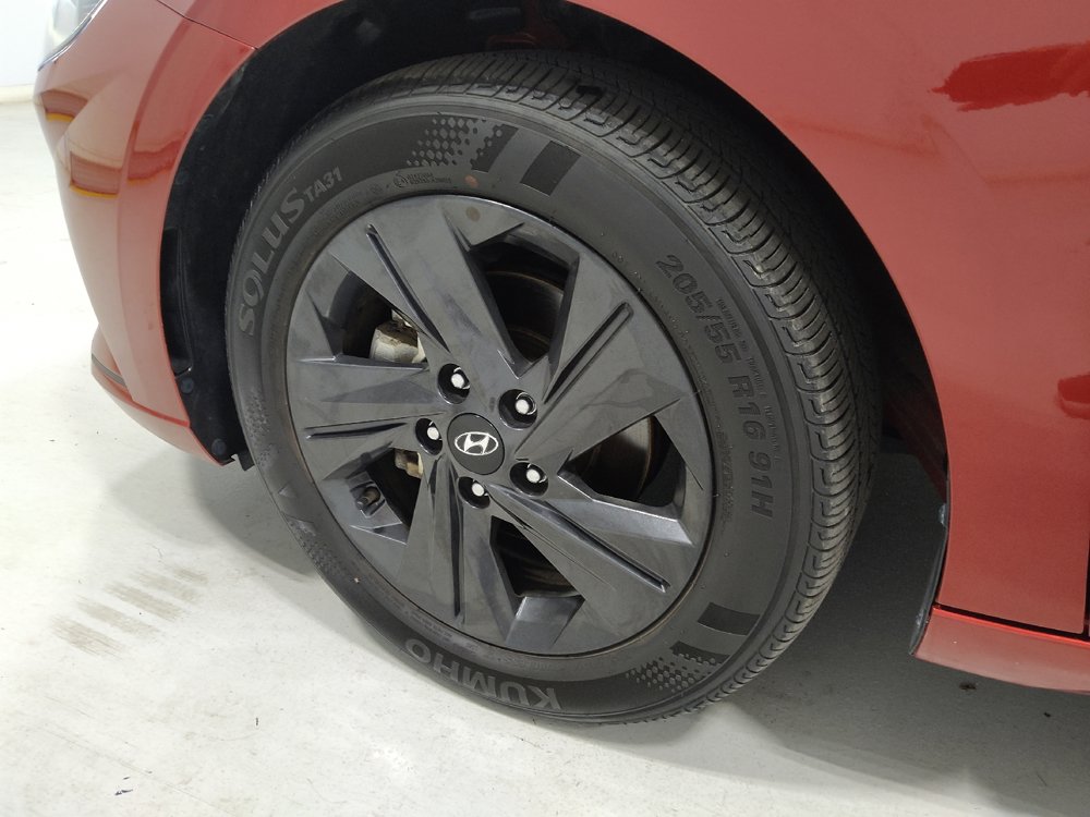 Used 2023 Hyundai Elantra SEL w/ Cargo Package FWD image 31