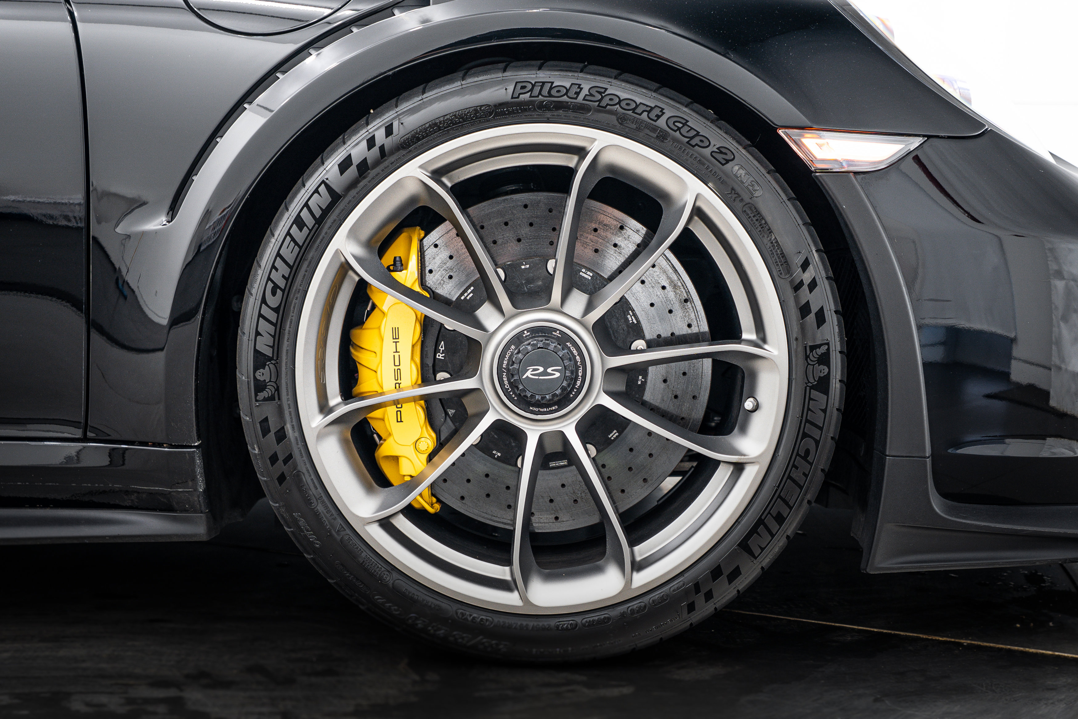 Certified 2019 Porsche 911 GT3 RS RWD image 9