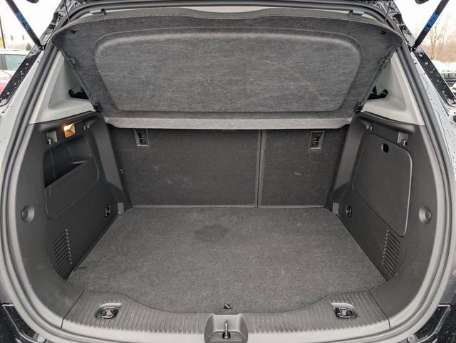 Used 2022 Chevrolet Trax LT w/ LT Convenience Package image 19