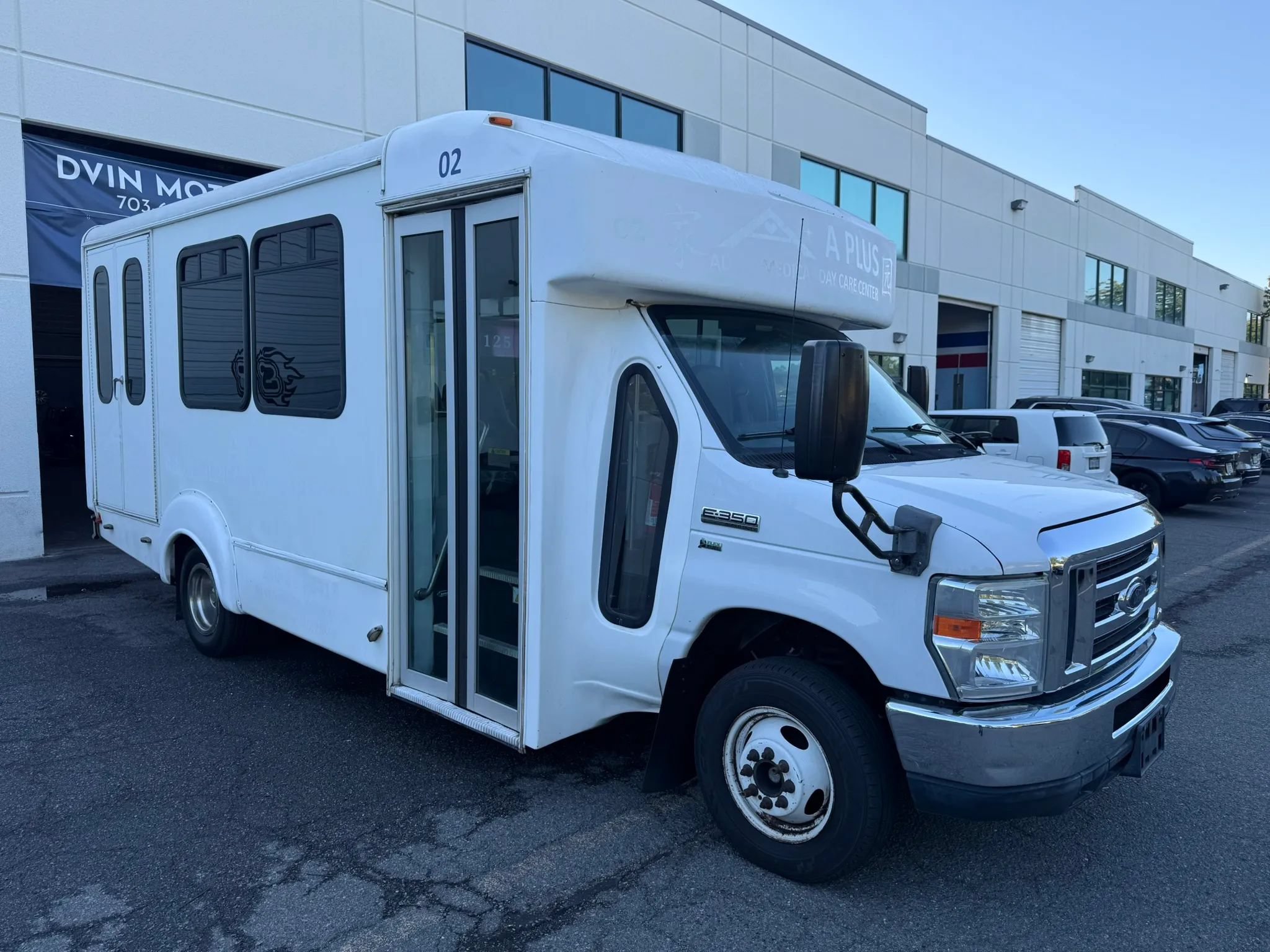 Used 2013 Ford E-350 and Econoline 350 Super Duty w/ Shuttle Bus Prep Pkg RWD image 8