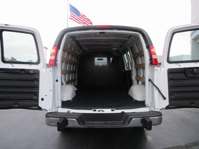 Used 2023 Chevrolet Express 2500 w/ Driver Convenience Package image 18