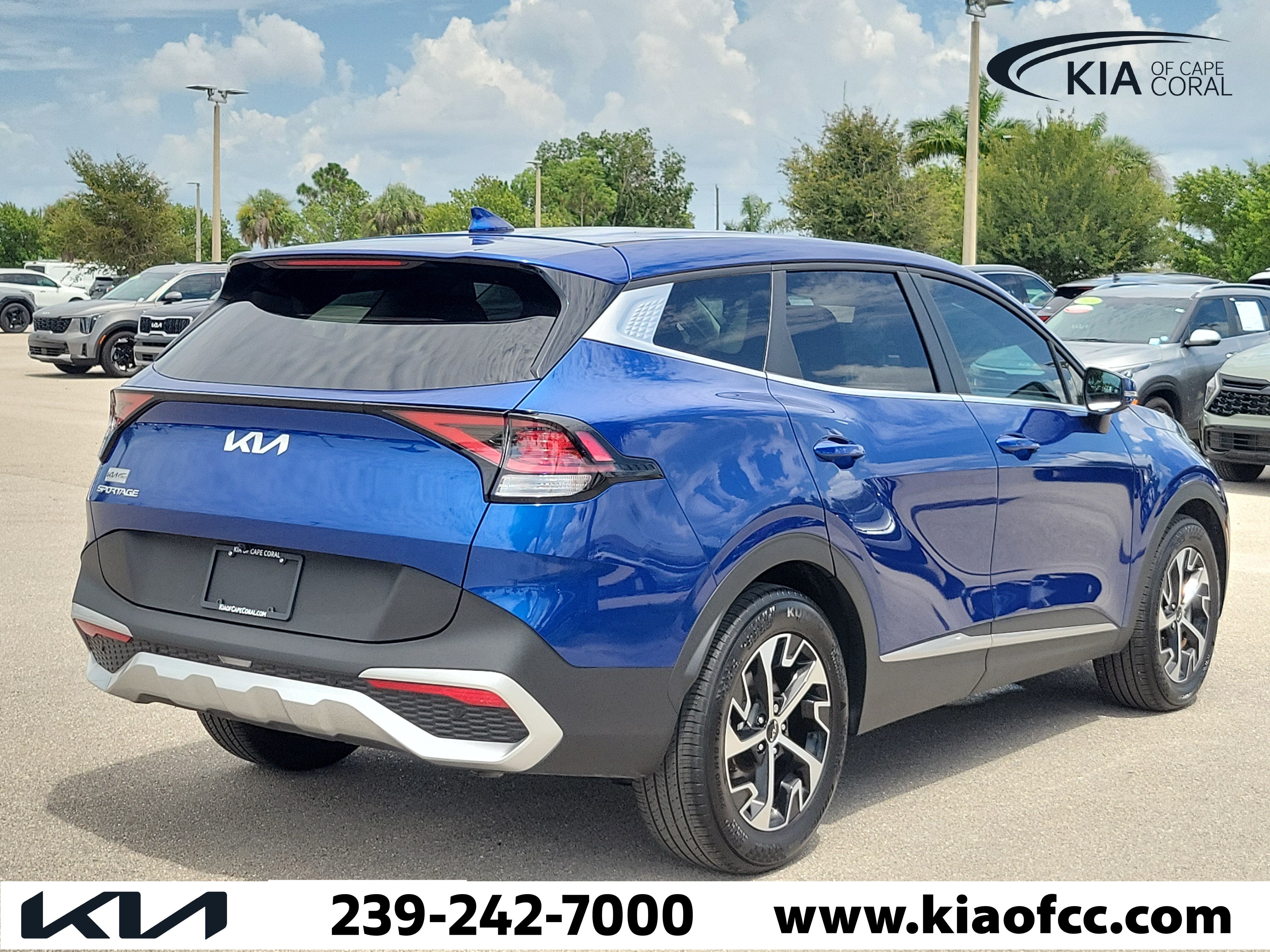 Certified 2025 Kia Sportage EX FWD image 6