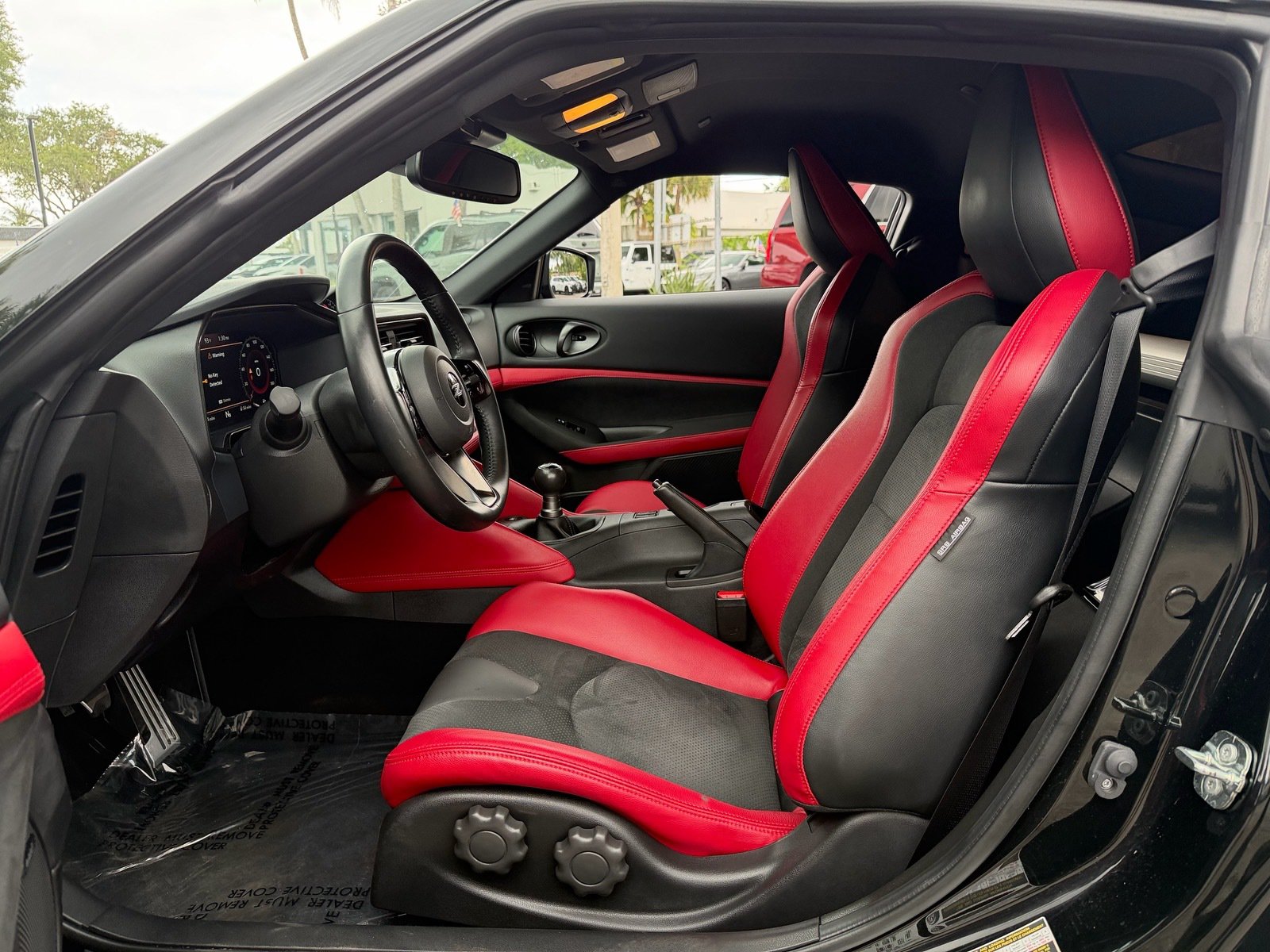 Certified 2025 Nissan Z Performance w/ Floor Mat Package RWD image 9