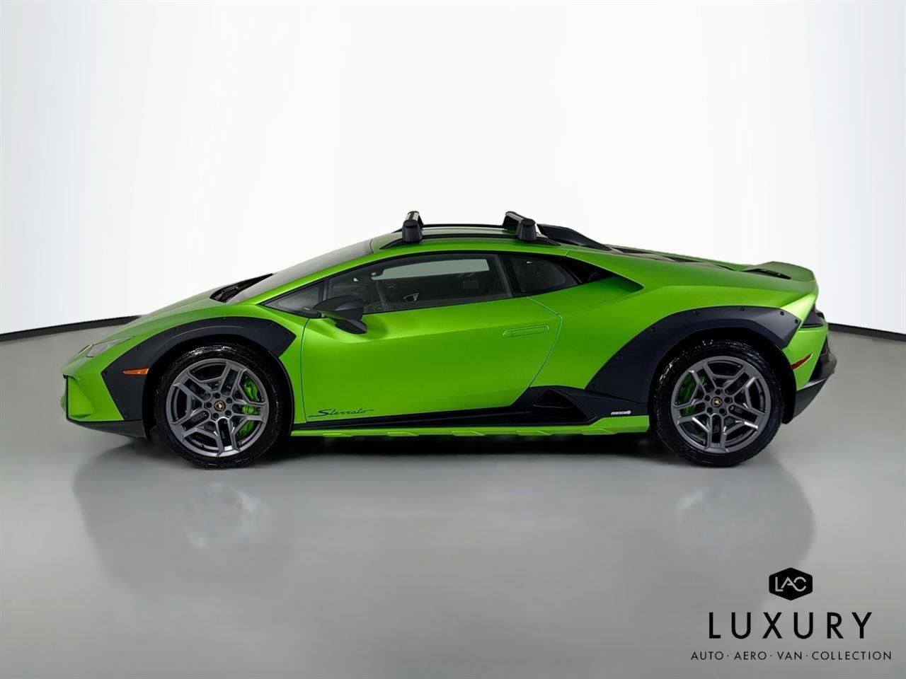 Used 2024 Lamborghini Huracan Sterrato AWD/4WD image 9