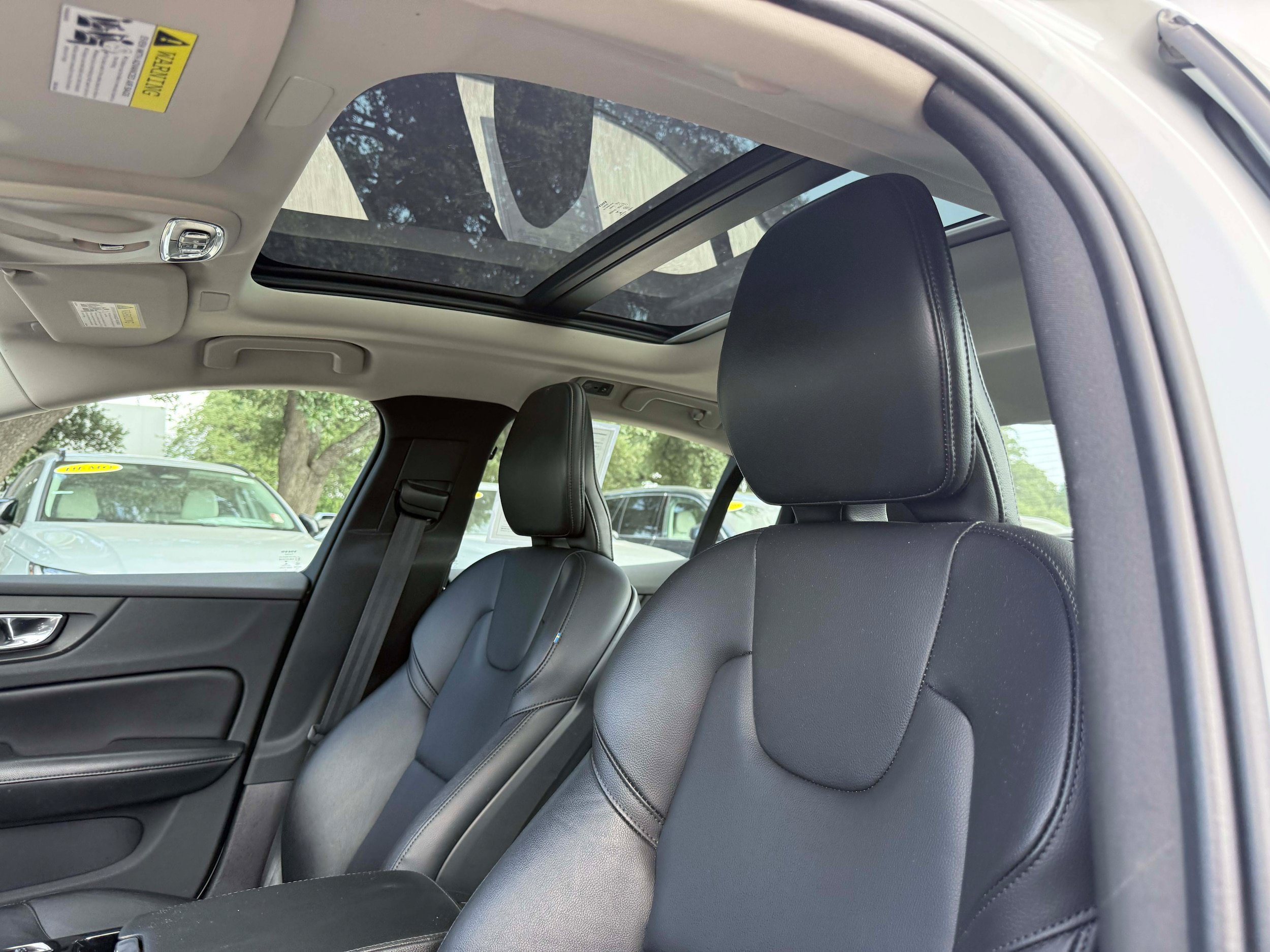 Used 2021 Volvo S60 T8 R-Design Expression w/ Premium Package AWD/4WD image 13