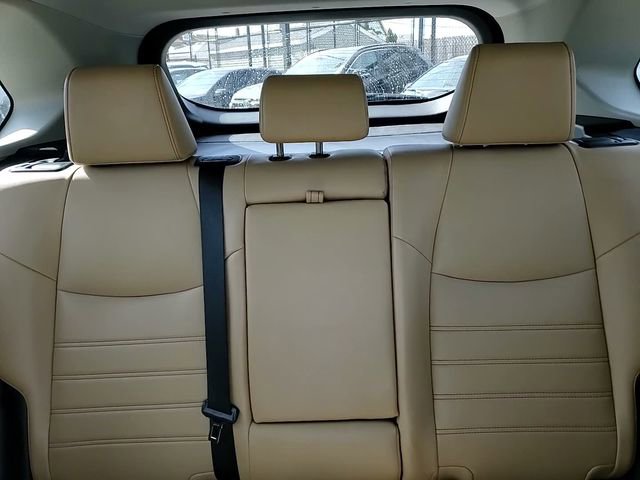 Used 2022 Toyota RAV4 XLE Premium image 21