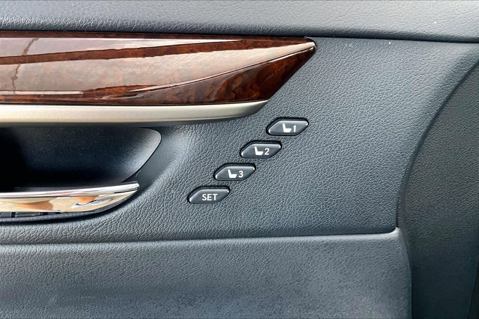 Used 2013 Lexus ES 350 w/ Luxury Pkg FWD image 33