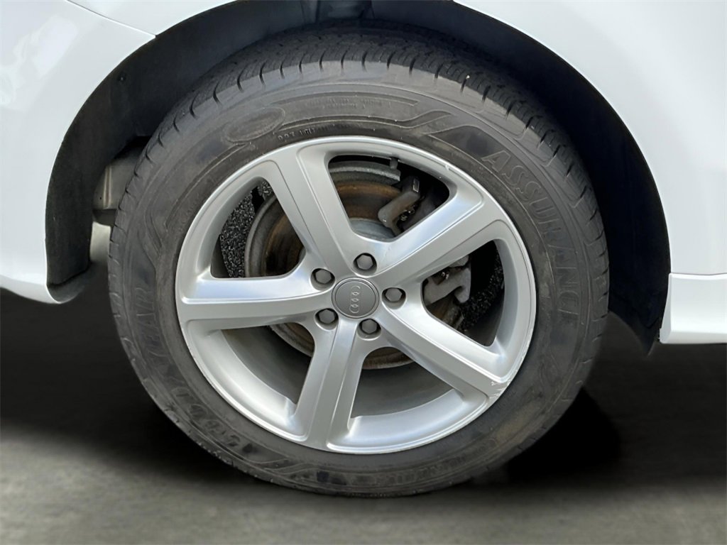 Used 2017 Audi Q5 2.0T Premium Plus w/ Technology Package image 18