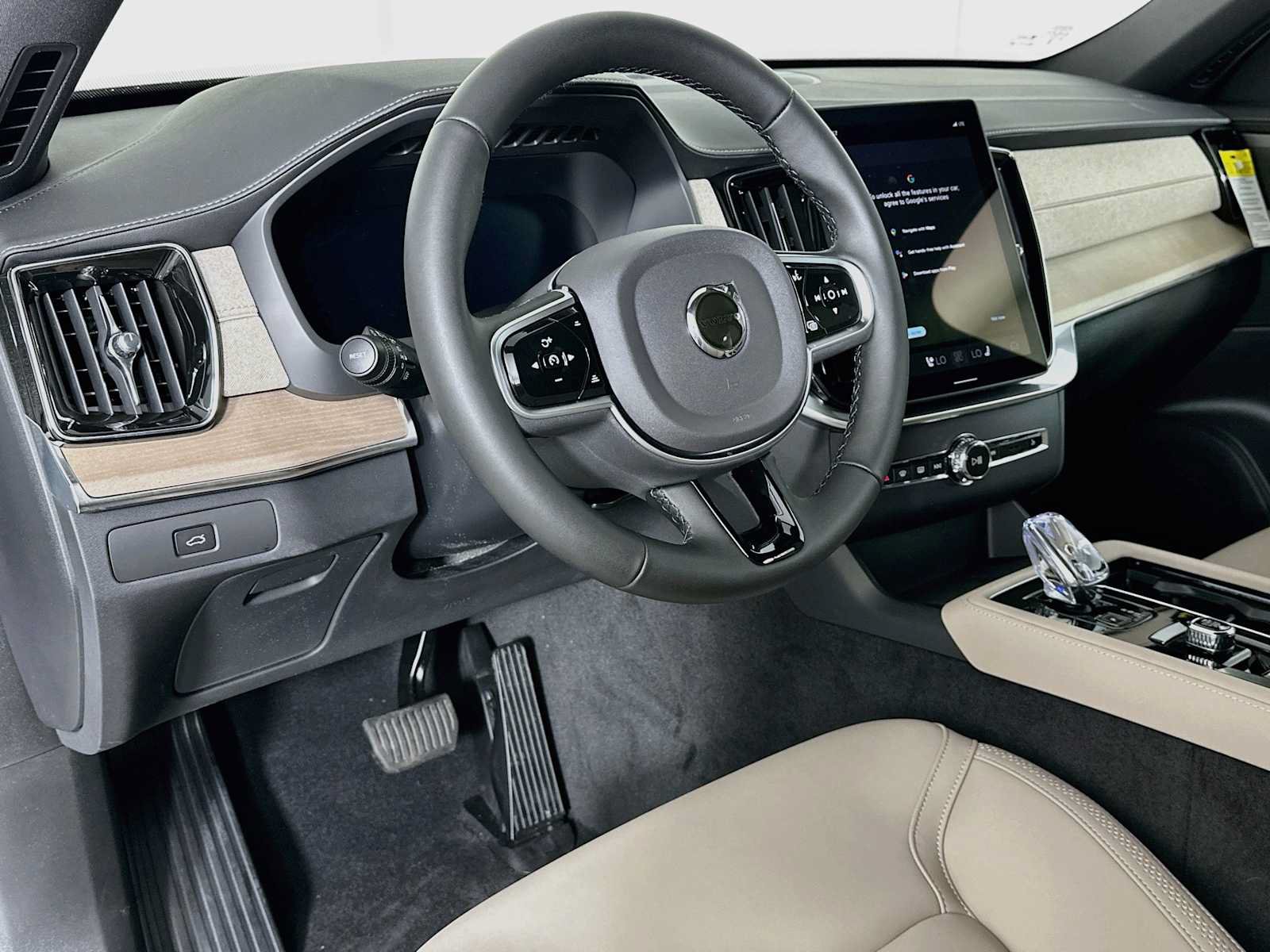 New 2026 Volvo XC90 B5 Plus w/ Protection Package AWD/4WD image 9