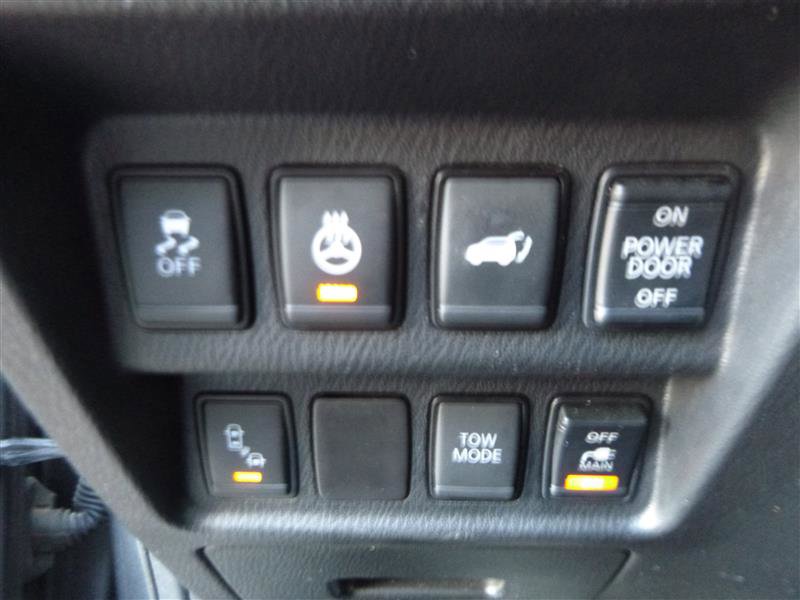 Used 2017 Nissan Pathfinder Platinum w/ Cargo Package image 20