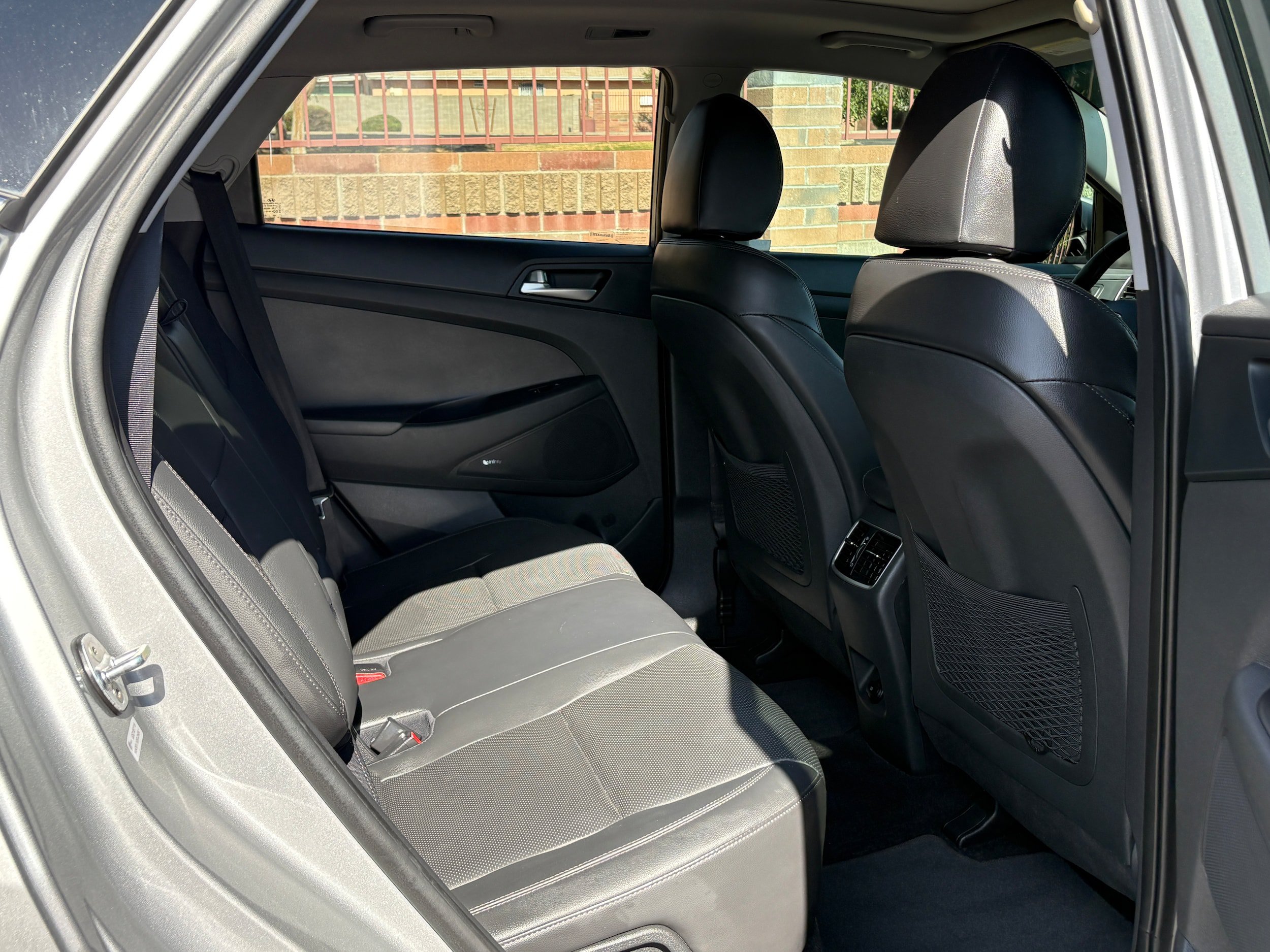 Used 2020 Hyundai Tucson Ultimate w/ Cargo Package FWD image 12