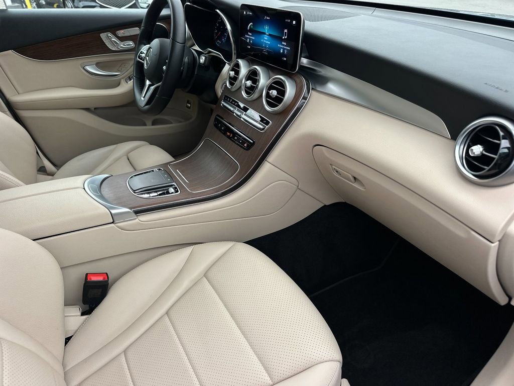 Used 2022 Mercedes-Benz GLC 300 image 16