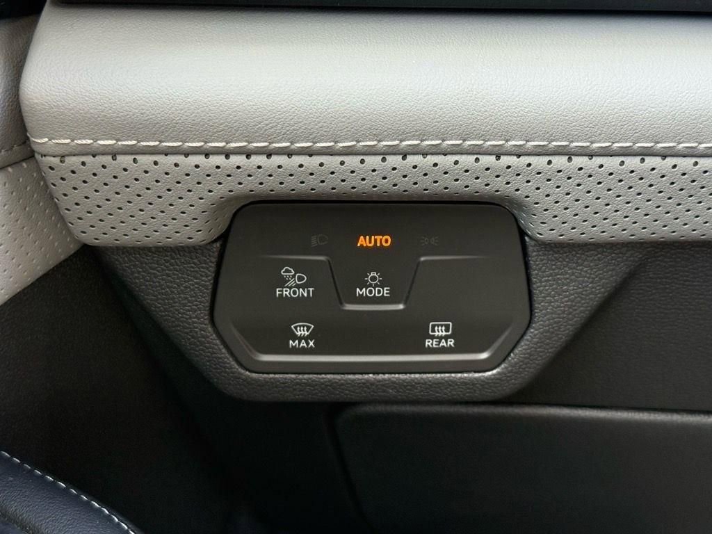 Used 2024 Volkswagen Atlas Cross Sport SEL R-Line image 23