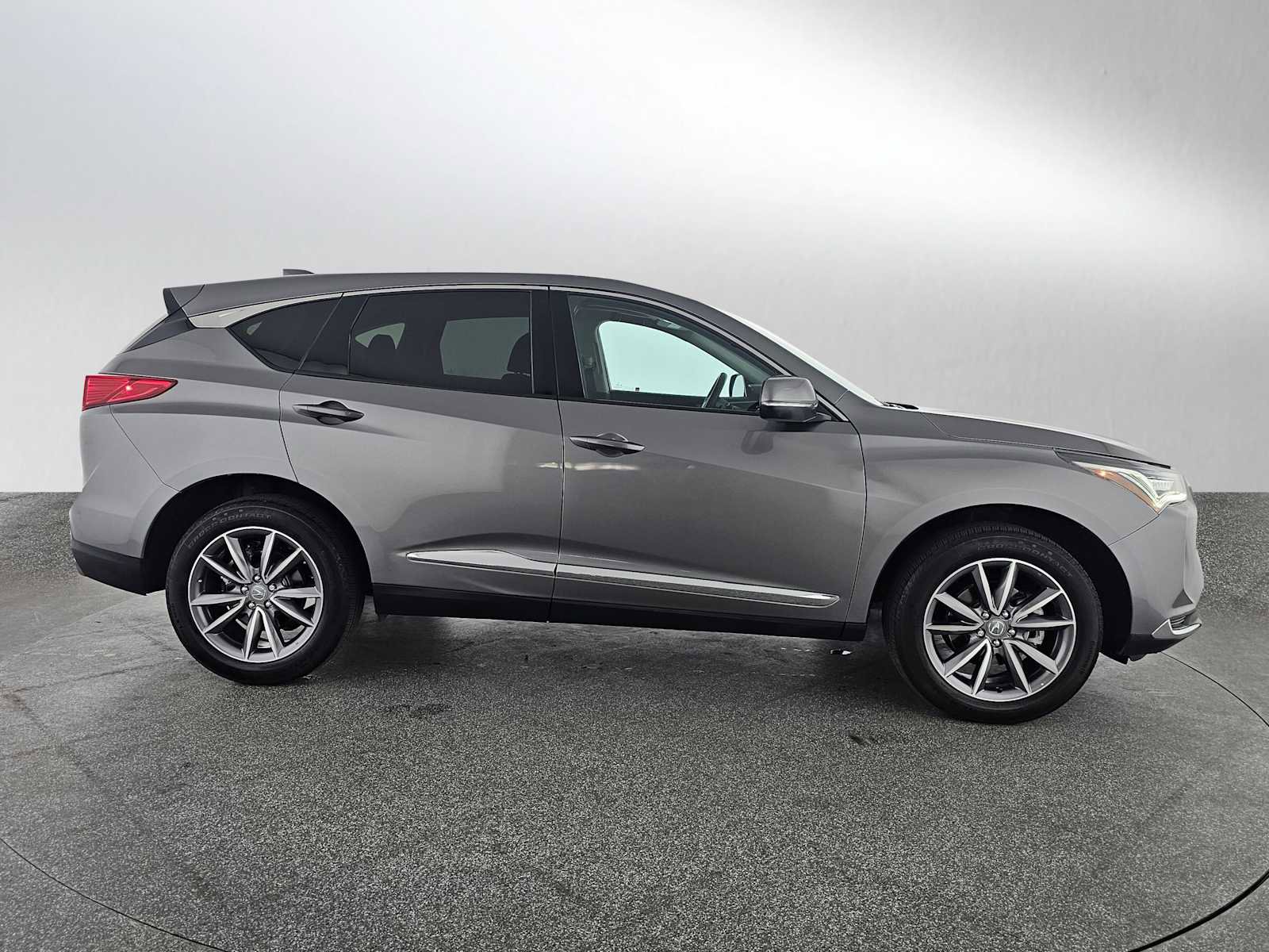 Used 2022 Acura RDX AWD w/ Technology Package image 2