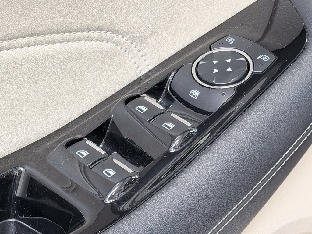 Used 2019 Ford Edge Titanium w/ Cold Weather Package AWD/4WD image 11