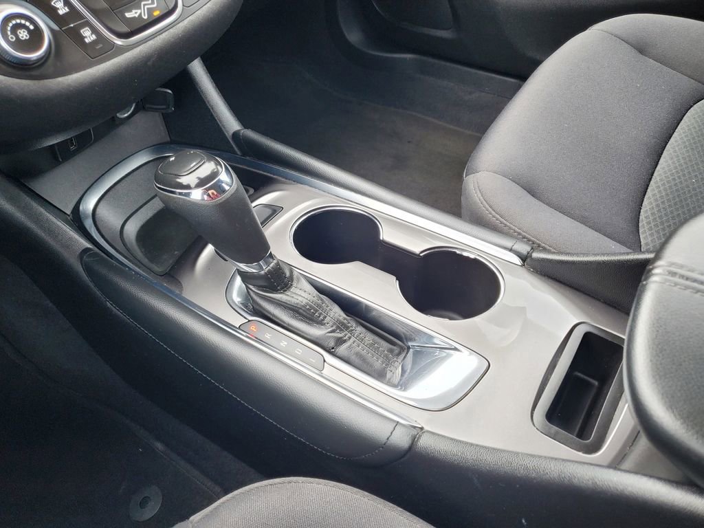 Used 2017 Chevrolet Malibu LT FWD image 27