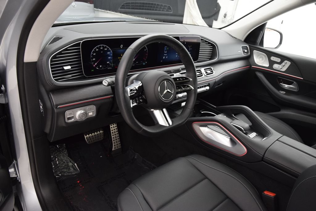 Used 2026 Mercedes-Benz GLS 450 4MATIC w/ AMG Line Exterior image 21