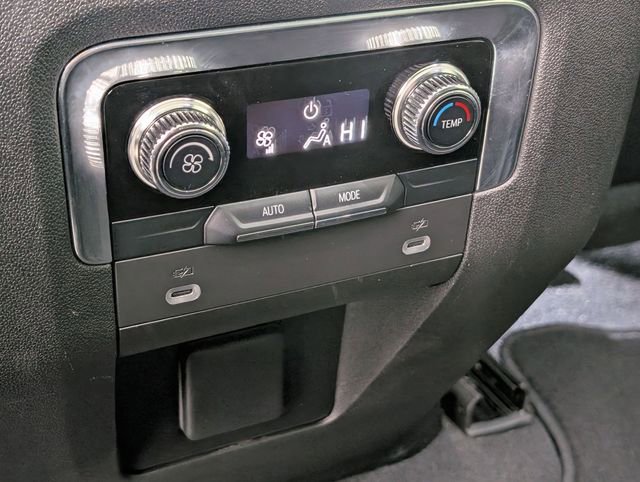 Used 2023 GMC Yukon SLT image 28