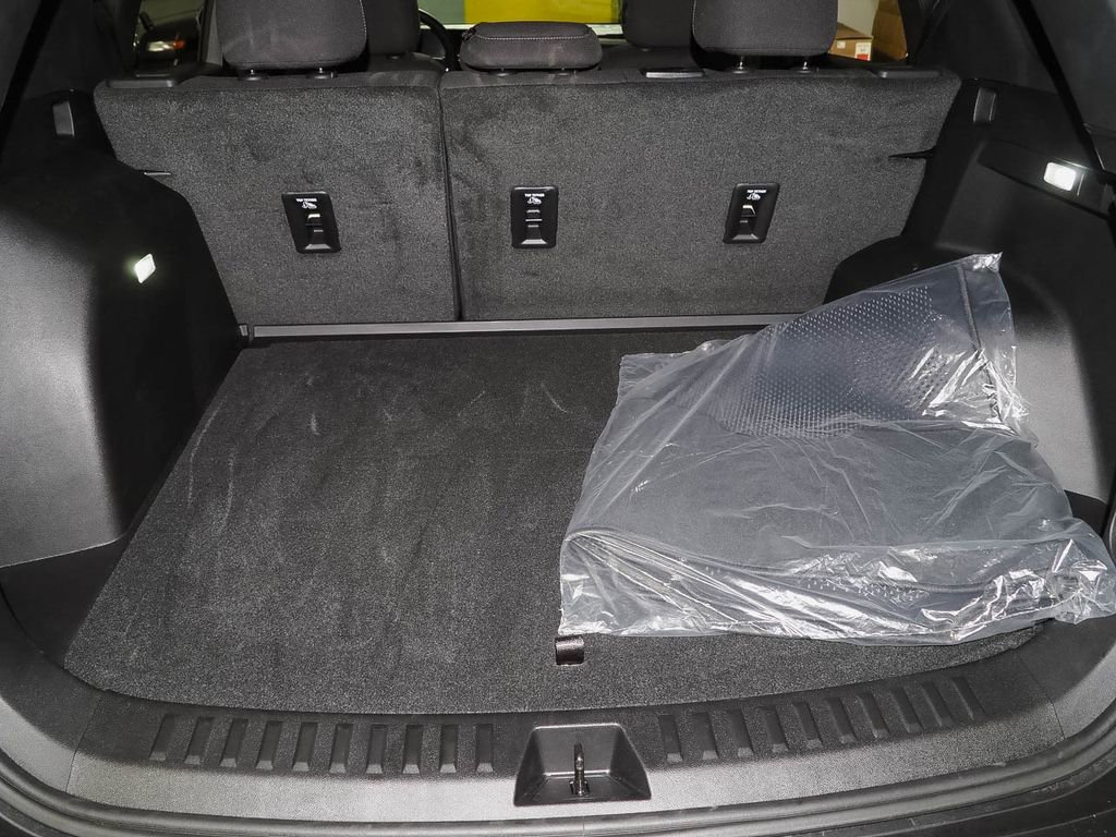 Used 2025 Chevrolet Equinox LT image 9