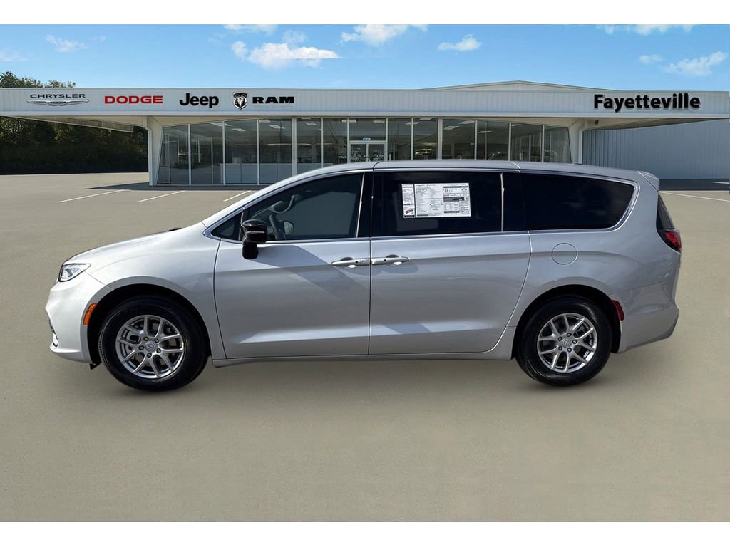 New 2026 Chrysler Pacifica Select image 6