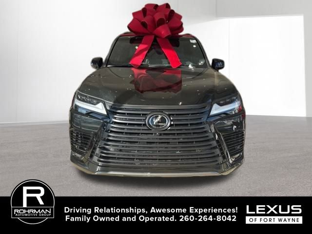 New 2025 Lexus LX 600 4WD w/ Luxury Package image 4