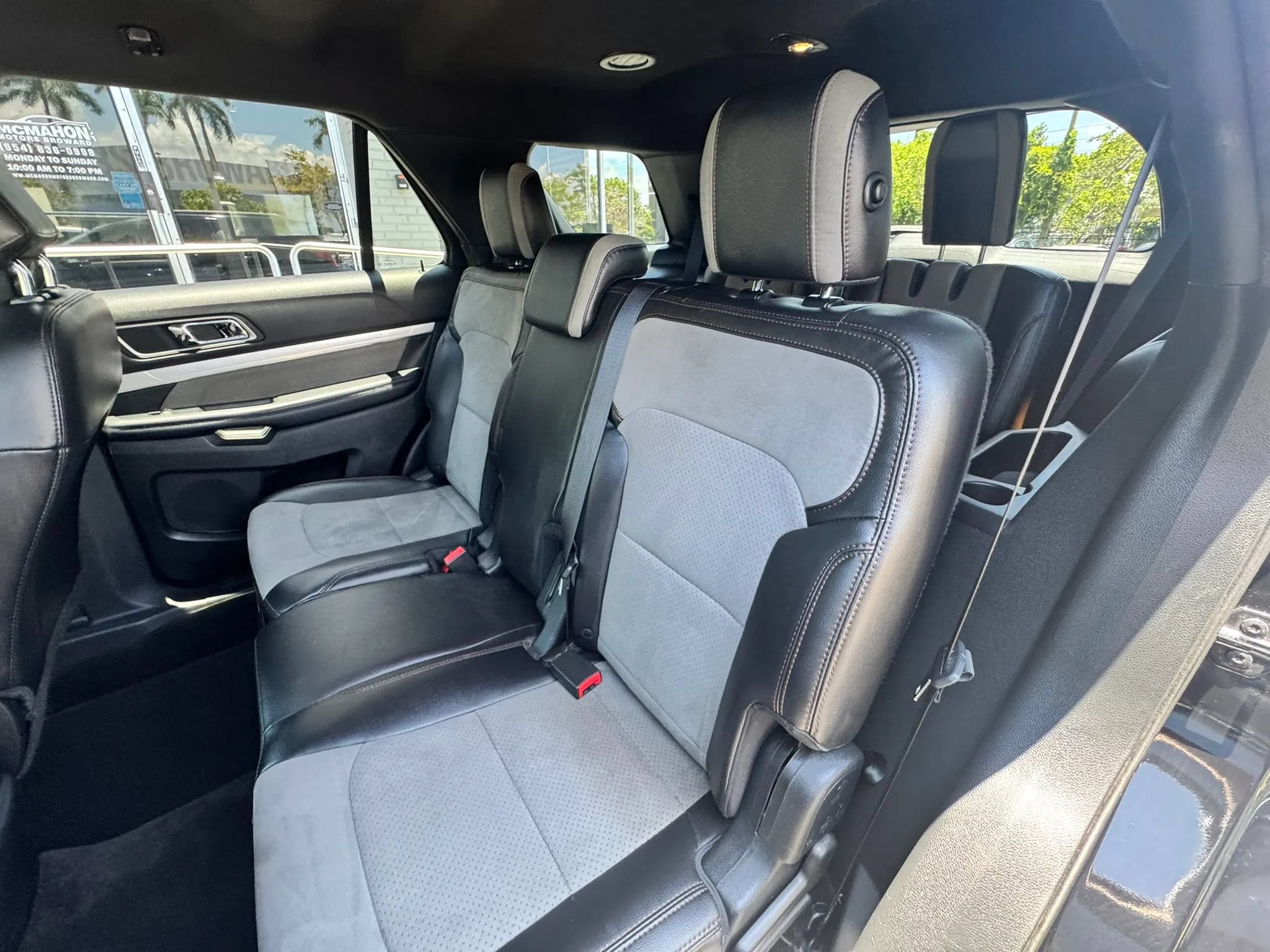 Used 2017 Ford Explorer XLT w/ Equipment Group 202A FWD image 15