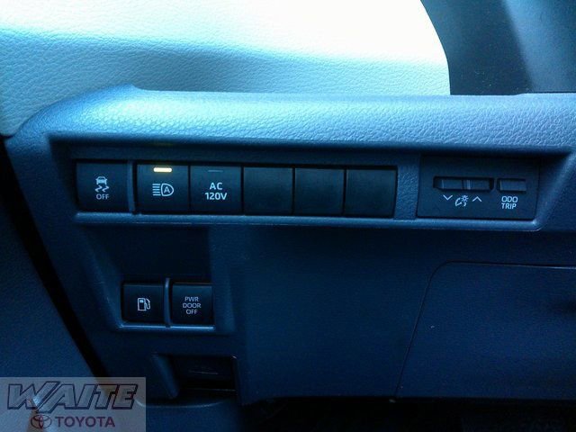 Used 2021 Toyota Sienna XLE w/ XLE Plus Package image 21