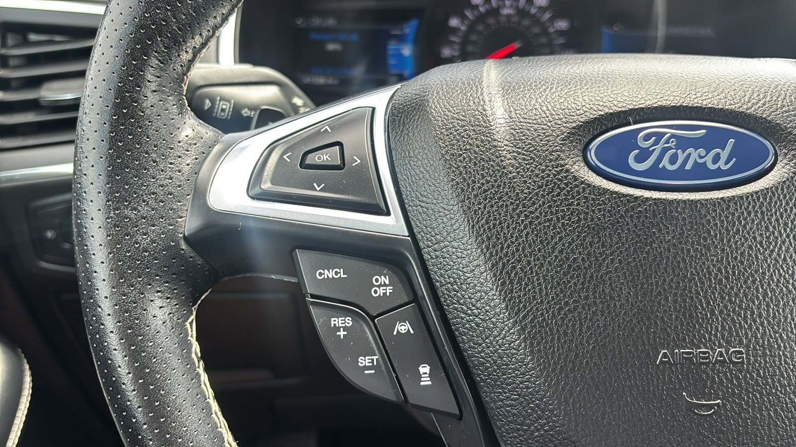 Used 2021 Ford Edge ST image 15