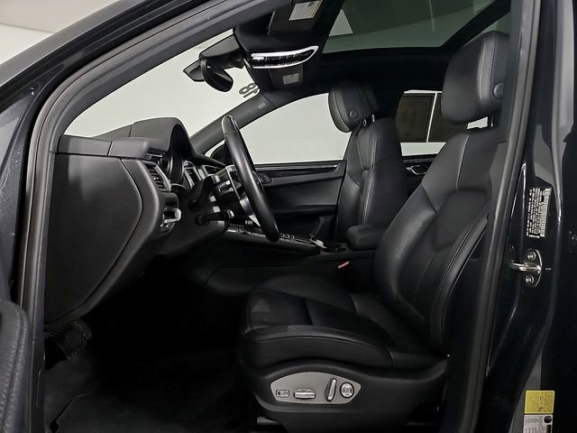 Used 2018 Porsche Macan AWD/4WD image 13