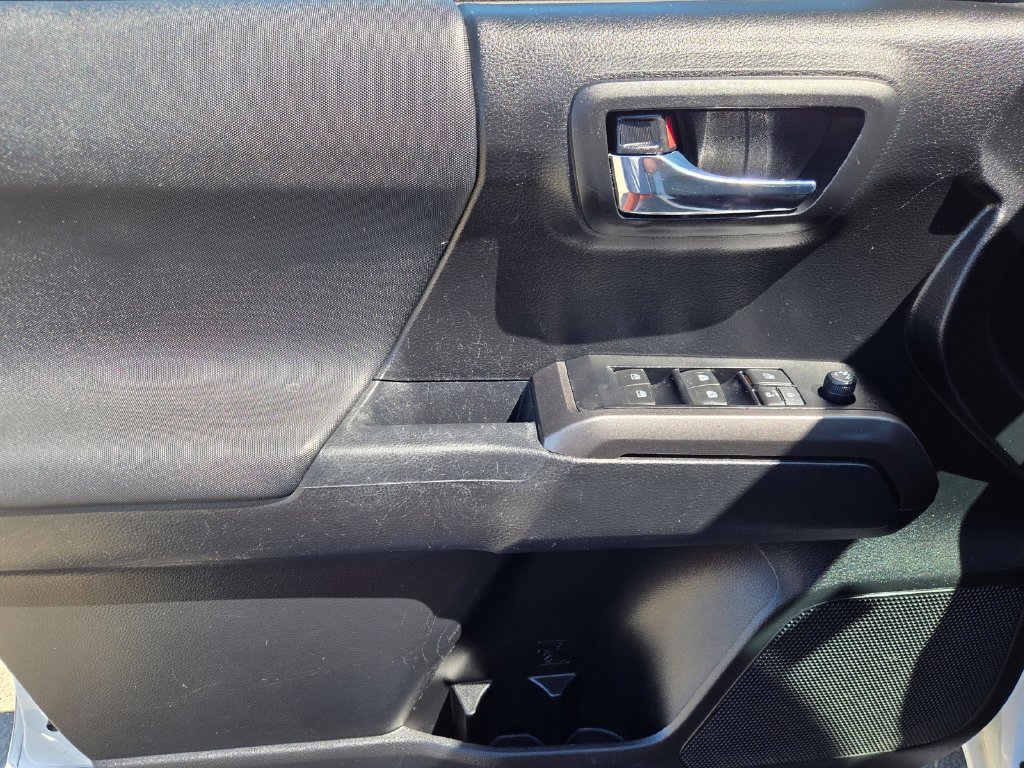 Used 2022 Toyota Tacoma TRD Off-Road w/ Technology Package RWD image 17