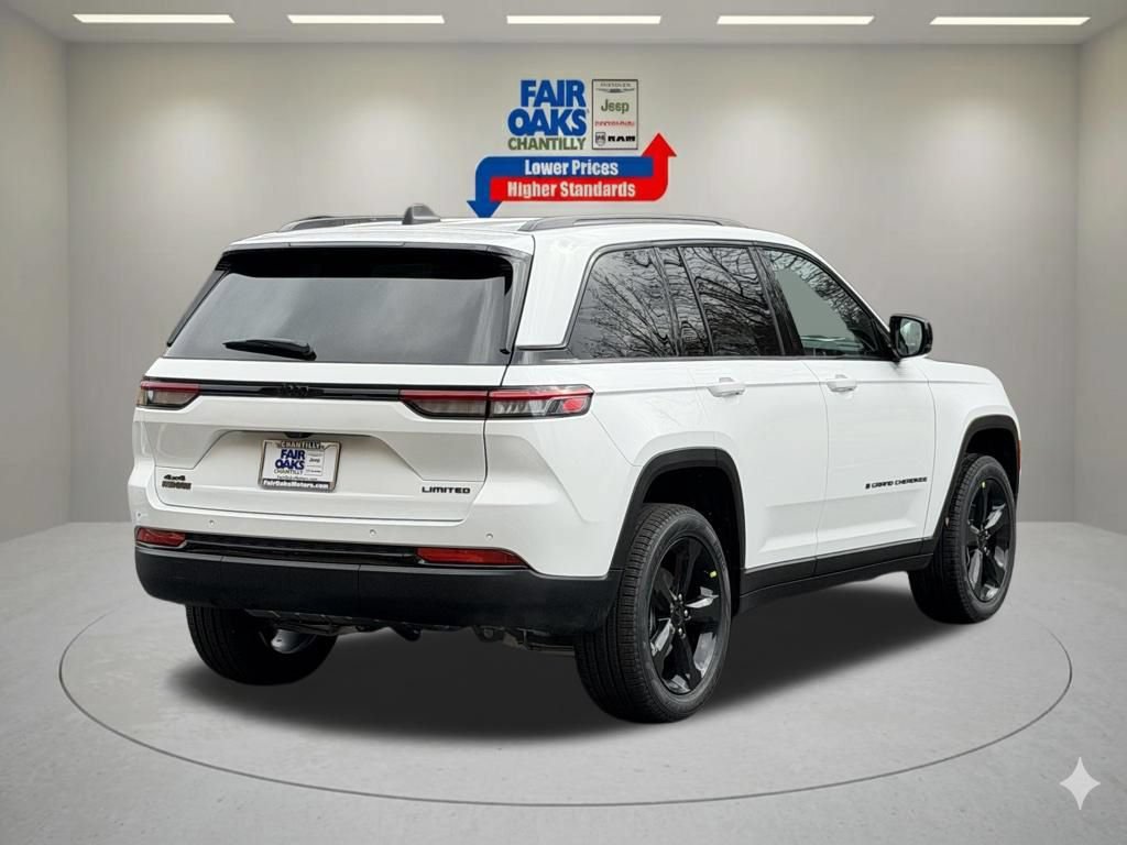 New 2025 Jeep Grand Cherokee Limited w/ Black Appearance Package AWD/4WD image 7