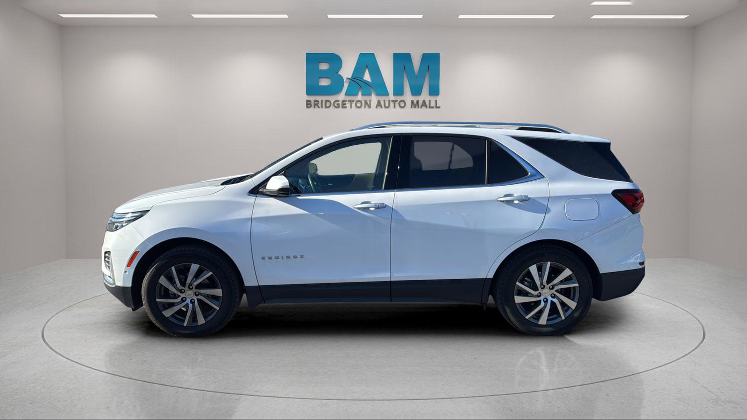 Used 2023 Chevrolet Equinox Premier image 4