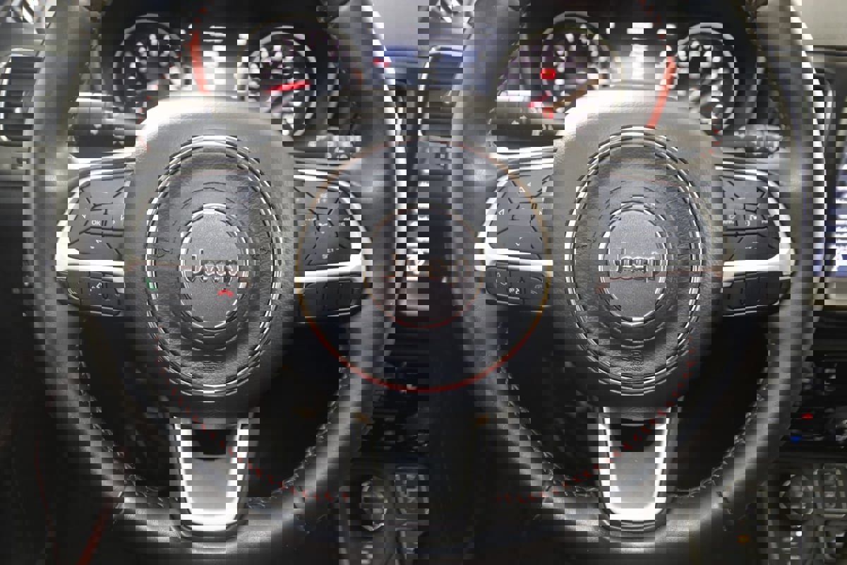 Used 2018 Jeep Compass Trailhawk w/ Safe & Security Group image 34