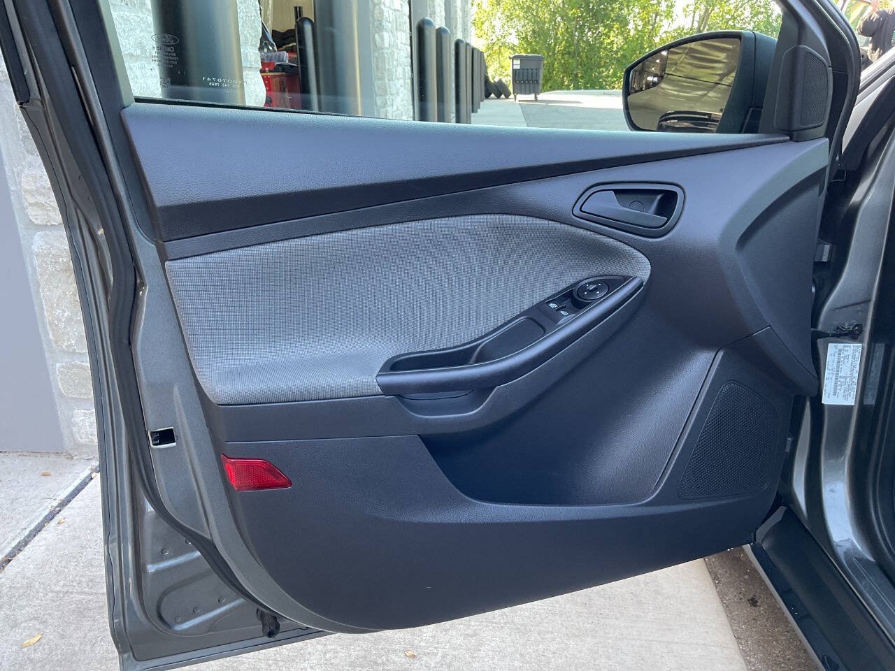 Used 2012 Ford Focus S FWD image 23