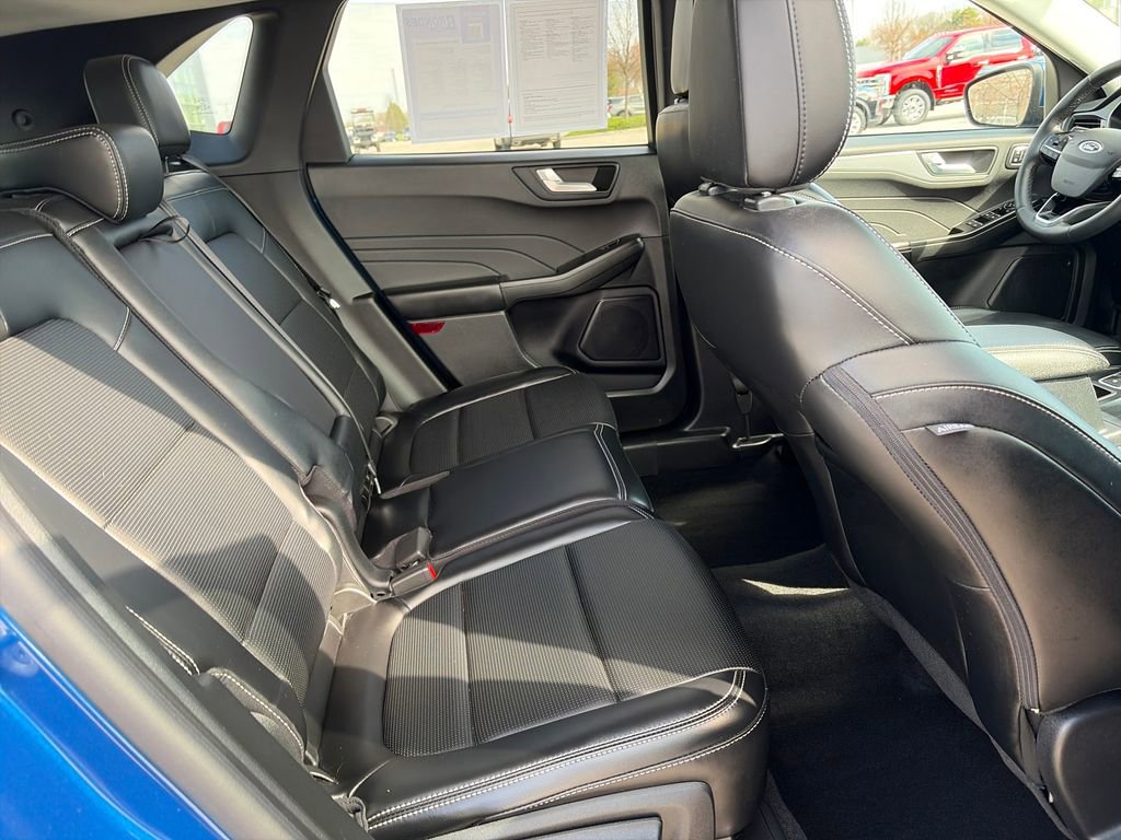Used 2023 Ford Escape Platinum AWD/4WD image 34