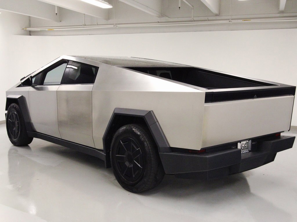 Used 2024 Tesla Cybertruck AWD Crew Cab image 8