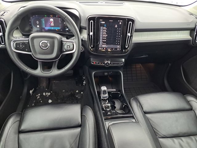 Used 2023 Volvo XC40 B5 Ultimate w/ Protection Package Premier image 23