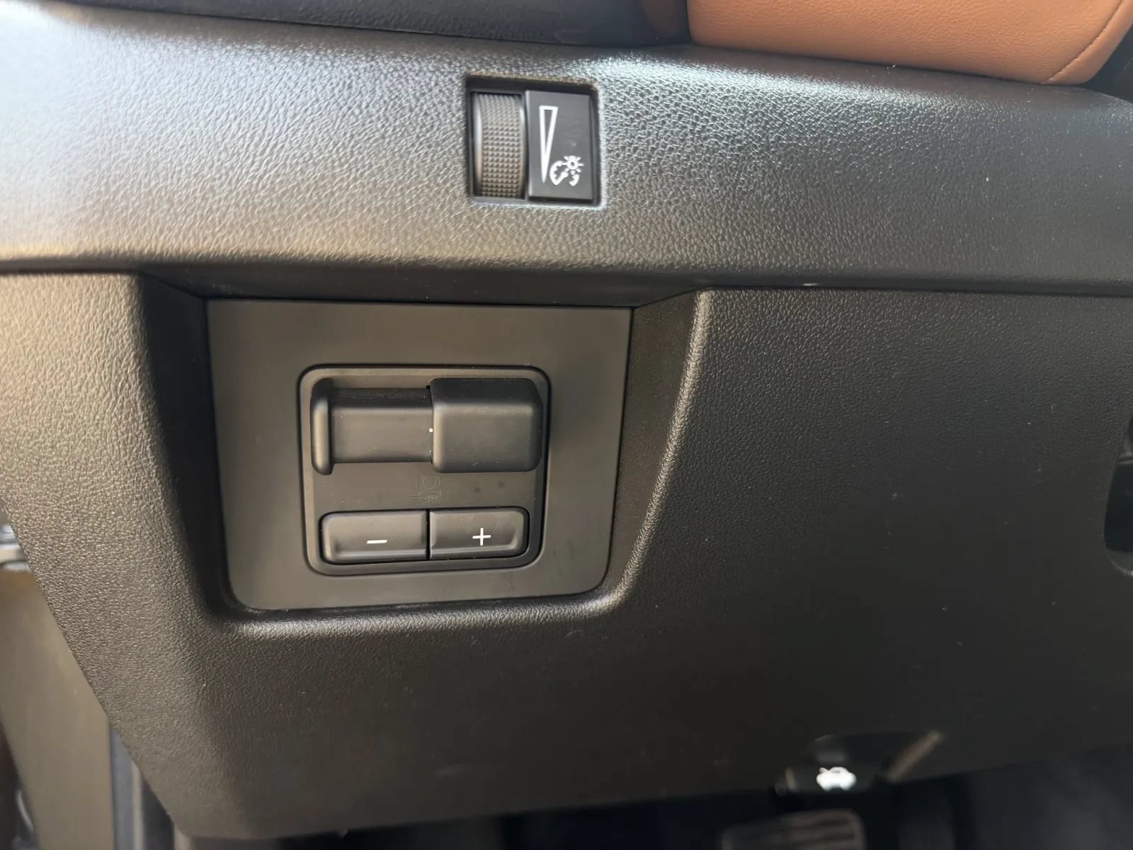 Used 2025 GMC Canyon AT4 AWD/4WD image 24