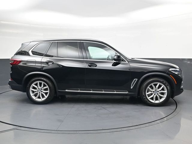 Used 2023 BMW X5 xDrive40i w/ Premium Package AWD/4WD image 3