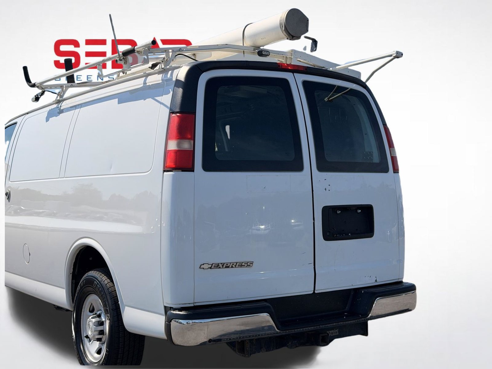 Used 2014 Chevrolet Express 2500 RWD image 3