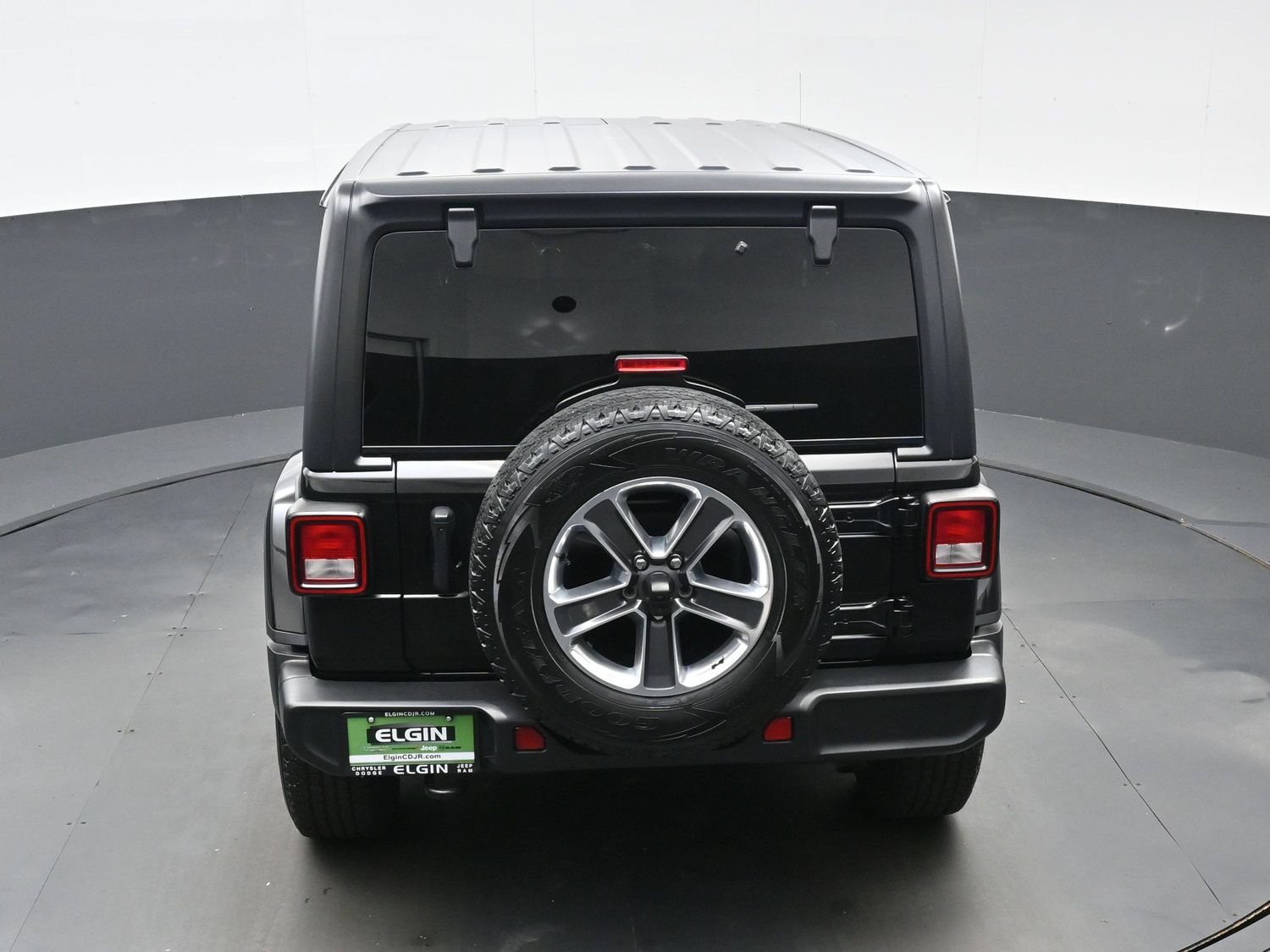 Used 2021 Jeep Wrangler Unlimited Sahara w/ Cold Weather Group AWD/4WD image 36